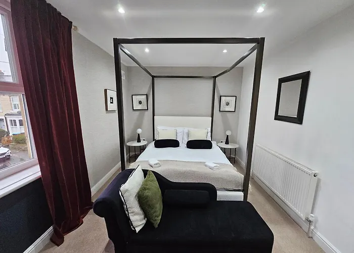 Chatsworth Retreat Sleeps 7