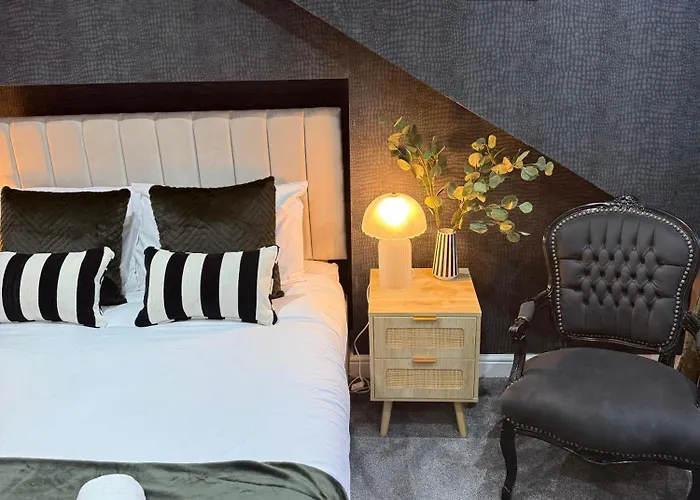 Semesterbostad Chatsworth Retreat Sleeps 7 *