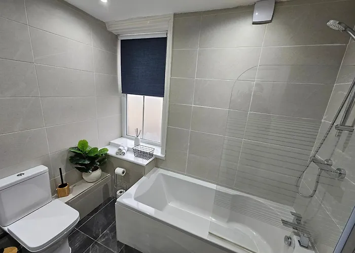 Semesterbostad Chatsworth Retreat Sleeps 7 *