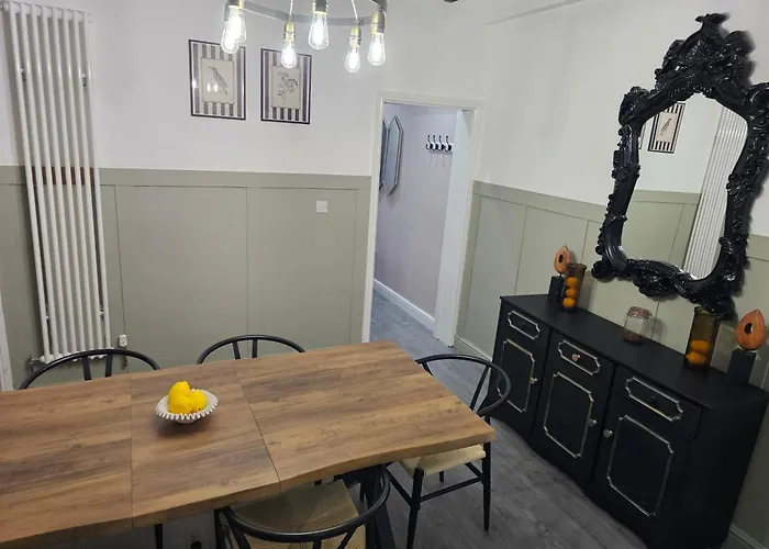 Chatsworth Retreat Sleeps 7 Semesterbostad