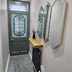 Chatsworth Retreat Sleeps 7 펜션