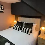 Chatsworth Retreat Sleeps 7 해러게이트