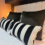 펜션 Chatsworth Retreat Sleeps 7 *