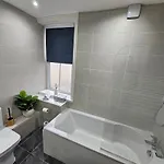 펜션 Chatsworth Retreat Sleeps 7 *