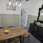 Chatsworth Retreat Sleeps 7 펜션