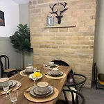 펜션 Chatsworth Retreat Sleeps 7 *