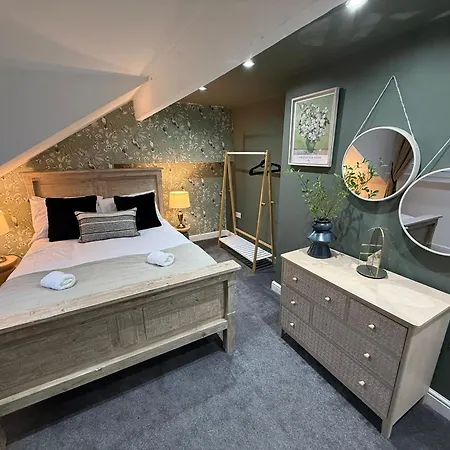 בית נופש Chatsworth Retreat Sleeps 7 הרוגייט