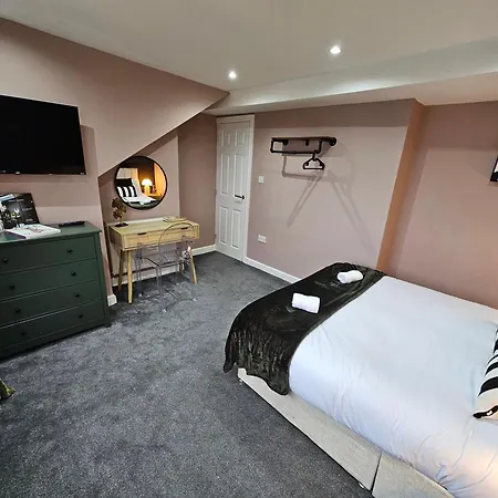 Chatsworth Retreat Sleeps 7 Harrogate