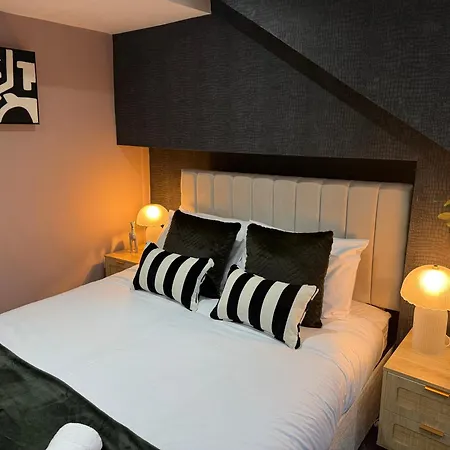Chatsworth Retreat Sleeps 7 Harrogate