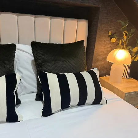 Chatsworth Retreat Sleeps 7