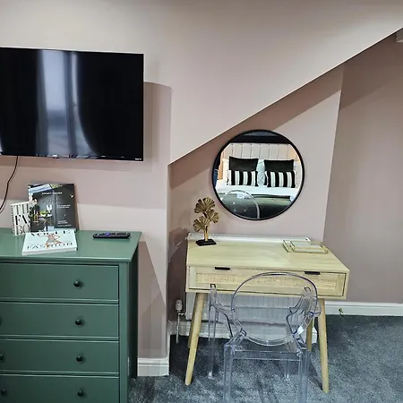 Chatsworth Retreat Sleeps 7