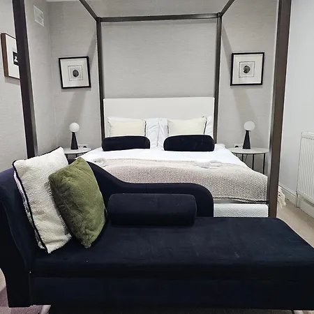 Chatsworth Retreat Sleeps 7 * Harrogate
