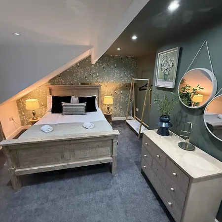 Chatsworth Retreat Sleeps 7