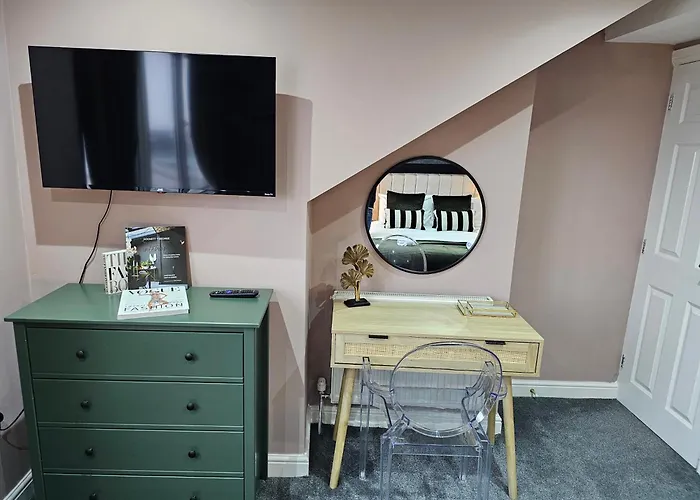 Chatsworth Retreat Sleeps 7