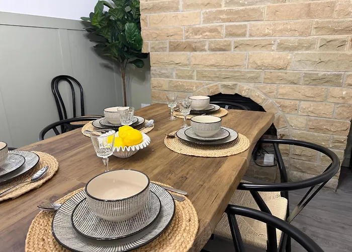 Chatsworth Retreat Sleeps 7