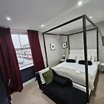 Chatsworth Retreat Sleeps 7