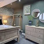 بيت للعطل Chatsworth Retreat Sleeps 7 *