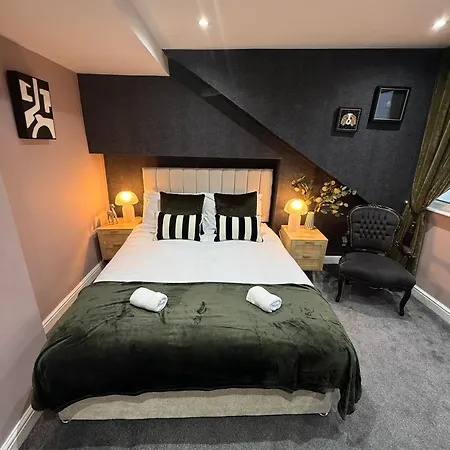 Chatsworth Retreat Sleeps 7