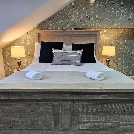 Chatsworth Retreat Sleeps 7 * Харрогейт